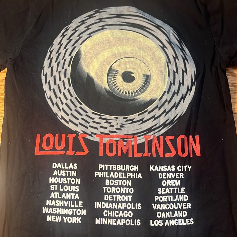 Louis Tomlinson 2022 tour shirt